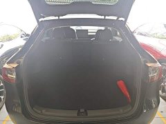 Tesla Model Y Rear-Wheel Drive - ფოტო 18