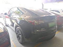 Tesla Model Y Rear-Wheel Drive - ფოტო 4