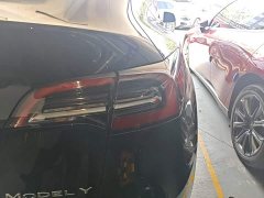 Tesla Model Y Rear-Wheel Drive - ფოტო 7