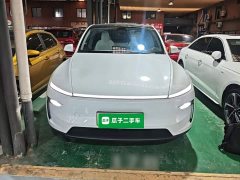 Tesla Model Y Long Range All-Wheel Drive - ფოტო 2