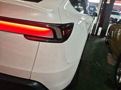 Tesla Model Y Long Range All-Wheel Drive - ფოტო 7