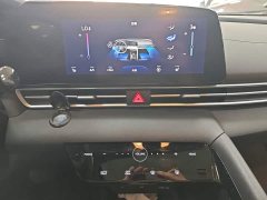 Hyundai Elantra 1.5L CVT Luxury - ფოტო 12