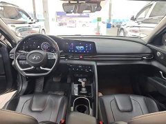Hyundai Elantra 1.5L CVT Luxury - ფოტო 9