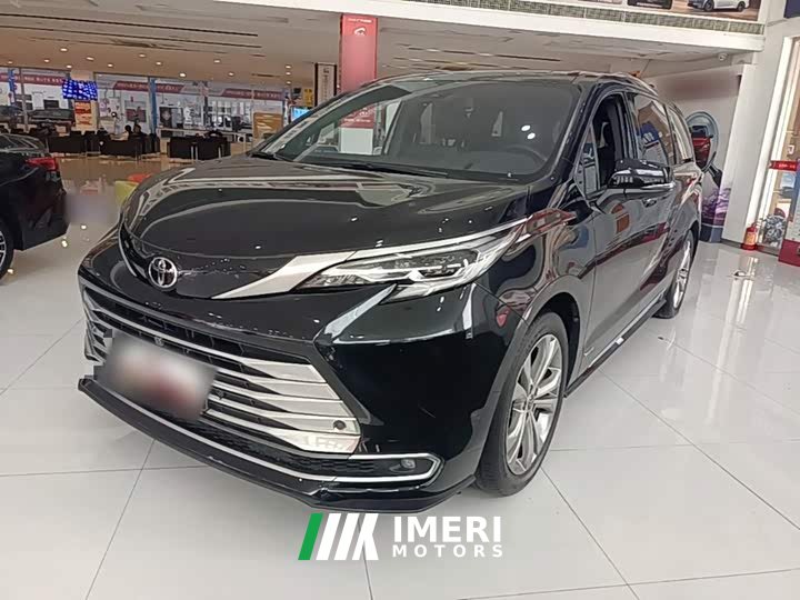 Toyota Sienna 2.5L Hybrid Platinum Edition - car from China