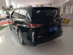 Toyota Sienna 2.5L Hybrid Platinum Edition - photo 4