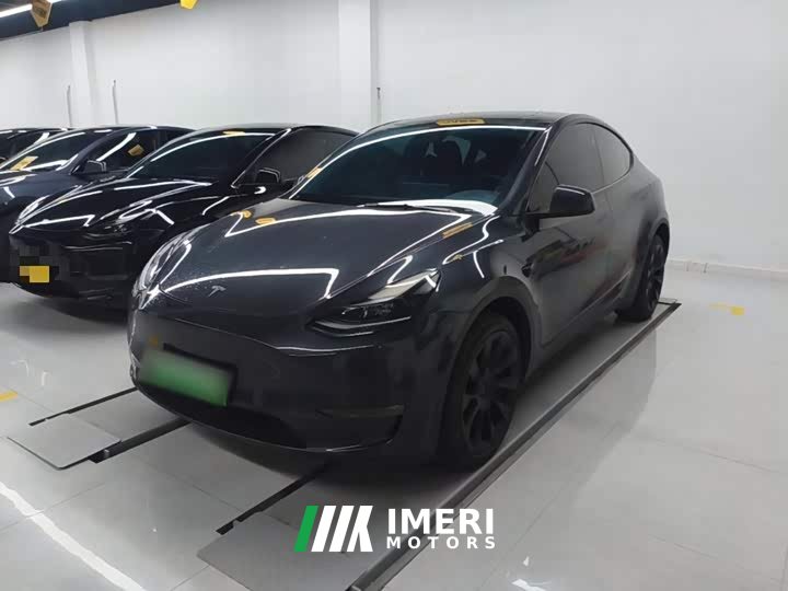 Tesla Model Y Long Range All-Wheel Drive