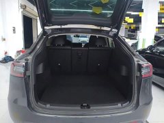 Tesla Model Y Long Range All-Wheel Drive - ფოტო 18