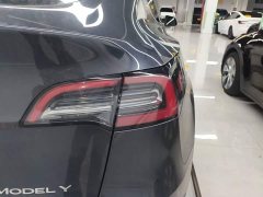 Tesla Model Y Long Range All-Wheel Drive - ფოტო 7