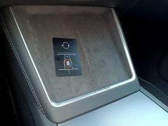 Tesla Model Y Rear-Wheel Drive Launch Edition - ფოტო 10