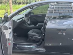 Tesla Model Y Rear-Wheel Drive Launch Edition - ფოტო 6
