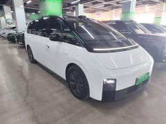 Li Auto Li Xiang MEGA Ultra - photo 3