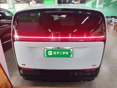 Li Auto Li Xiang MEGA Ultra - photo 5