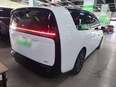 Li Auto Li Xiang MEGA Ultra - photo 6