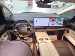 Li Auto Li Xiang MEGA Ultra - photo 9