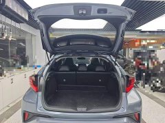 Toyota C-HR Dual-Engine 2.0L E-CVT Luxury Edition - ფოტო 18