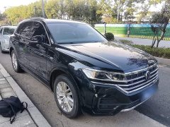 Volkswagen Touareg 2.0TSI Sharp Elegance Edition - photo 3