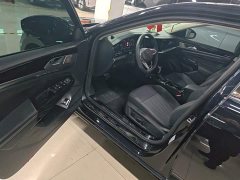 Volkswagen Passat Outstanding Edition 380TSI Dragon Ascendant Version - фото 15