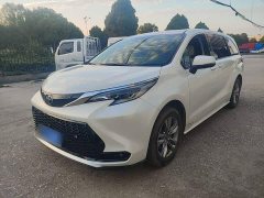 Toyota Sienna 2.5L Hybrid Comfort Edition - photo 1