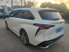 Toyota Sienna 2.5L Hybrid Comfort Edition - photo 4