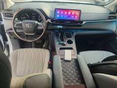 Toyota Sienna 2.5L Hybrid Comfort Edition - photo 9