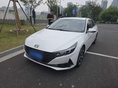 Hyundai Elantra 1.5L CVT Luxury - photo 1