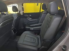 FAW Red Flag HS7 PHEV 2.0T PHEV AWD Flagship Edition 6-Seater - фото 16