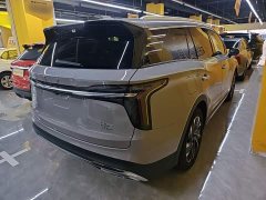 FAW Red Flag HS7 PHEV 2.0T PHEV AWD Flagship Edition 6-Seater - фото 6