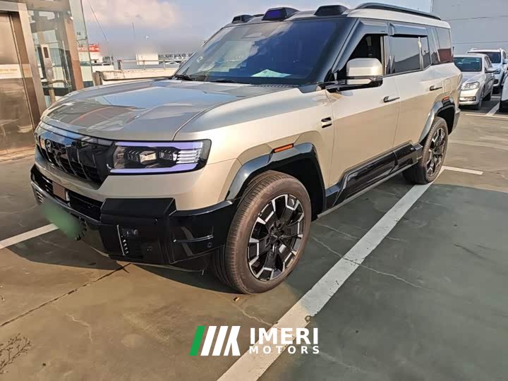 Fangchengbao Leopard 8 Zhiyong Flagship 6-Seater - автомобиль из Китая