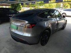 Tesla Model Y Rear-Wheel Drive - ფოტო 6