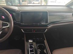 Volkswagen Viloran 380TSI Edition - photo 12