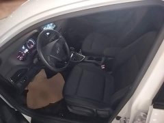 Hyundai Elantra 1.6L Automatic GL Deluxe Edition - фото 15