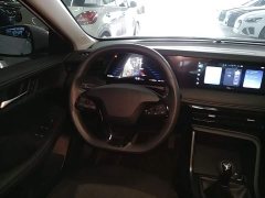 SAIC MG i5 1.5L Manual Comfort Edition - photo 10