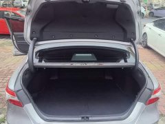 Toyota Camry 2.0G Luxury - ფოტო 18
