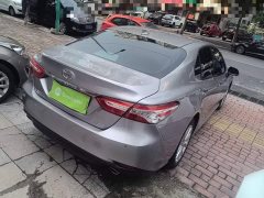 Toyota Camry 2.0G Luxury - ფოტო 6