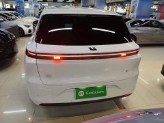 Li Auto L6 Pro Smart Refresh Edition - ფოტო 5