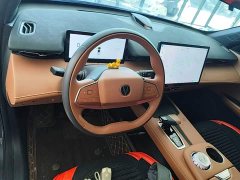 Changan UNI-Z 1.5T Premium Edition - ფოტო 9
