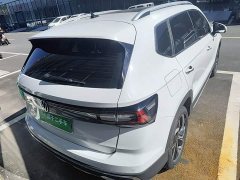 Volkswagen Touareg 300TSI Two-Wheel Drive Full Moon Edition - ფოტო 5