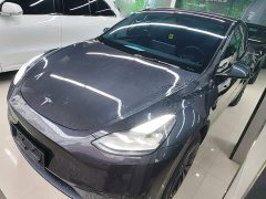 Tesla Model Y Rear-Wheel Drive - ფოტო 1