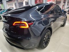 Tesla Model Y Rear-Wheel Drive - ფოტო 6