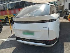 XPeng X9 Pure Electric 740 Extended Range Max - photo 5