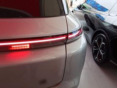 Li Auto Ideal L8 Air - ფოტო 7