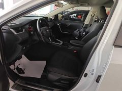 Toyota RAV4 2.0L CVT FWD Urban Edition - фото 14