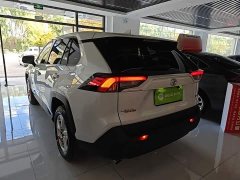 Toyota RAV4 2.0L CVT FWD Urban Edition - фото 4