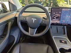 Tesla Model Y Standard Range RWD - ფოტო 10
