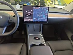 Tesla Model Y Standard Range RWD - ფოტო 12