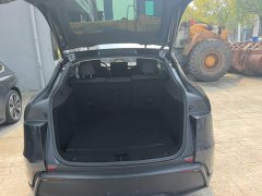 Tesla Model Y Rear-Wheel Drive - ფოტო 18