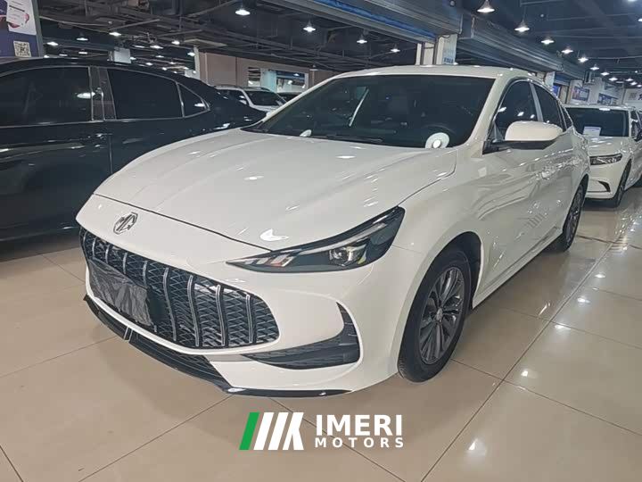 SAIC MG5 180DVVT Global Luxury Edition