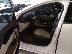 BYD Qin PLUS Glory Edition DM-i 55KM Leading - ფოტო 15
