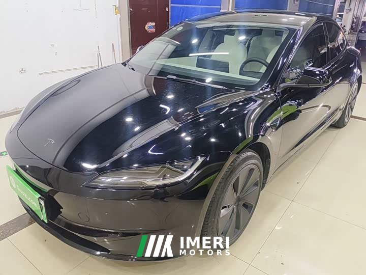Tesla Model 3 Rear-Wheel Drive - автомобиль из Китая