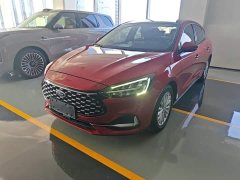 Ford Focus Sedan EcoBoost 180 Automatic Trend - ფოტო 1